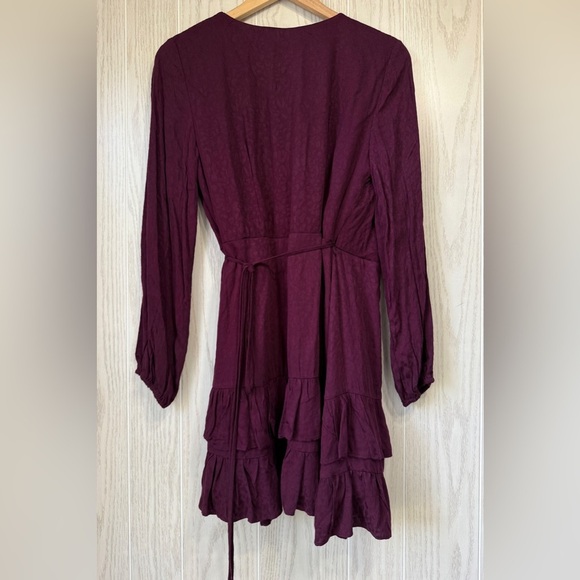 Mi Ami Francesca's Women's Leopard Burgundy Cindalyn Wrap Dress (Size M, NWT) - Picture 5 of 7